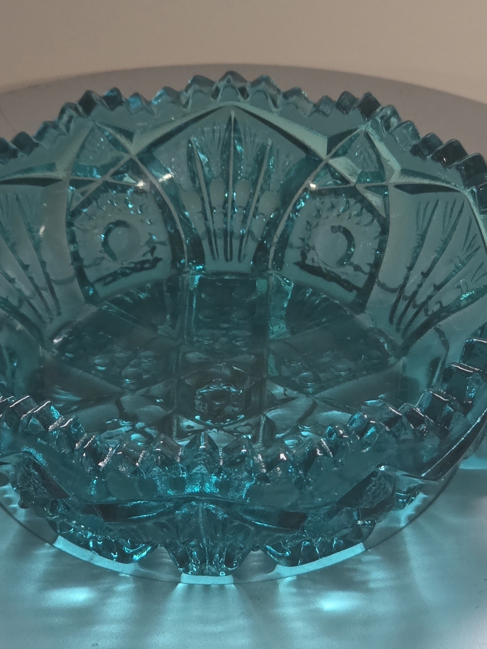 L.E Smith Teal Cut Glass Decorative 2 Handled Dish - Home Art - Picture 2 of 4